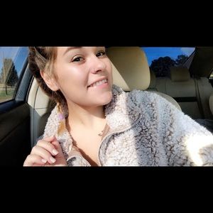 Meet your Posher, Alexis